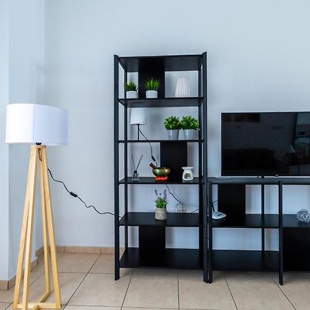 Beautiful 2 Bed Apartment In Paphos Cyprus Exteriör bild