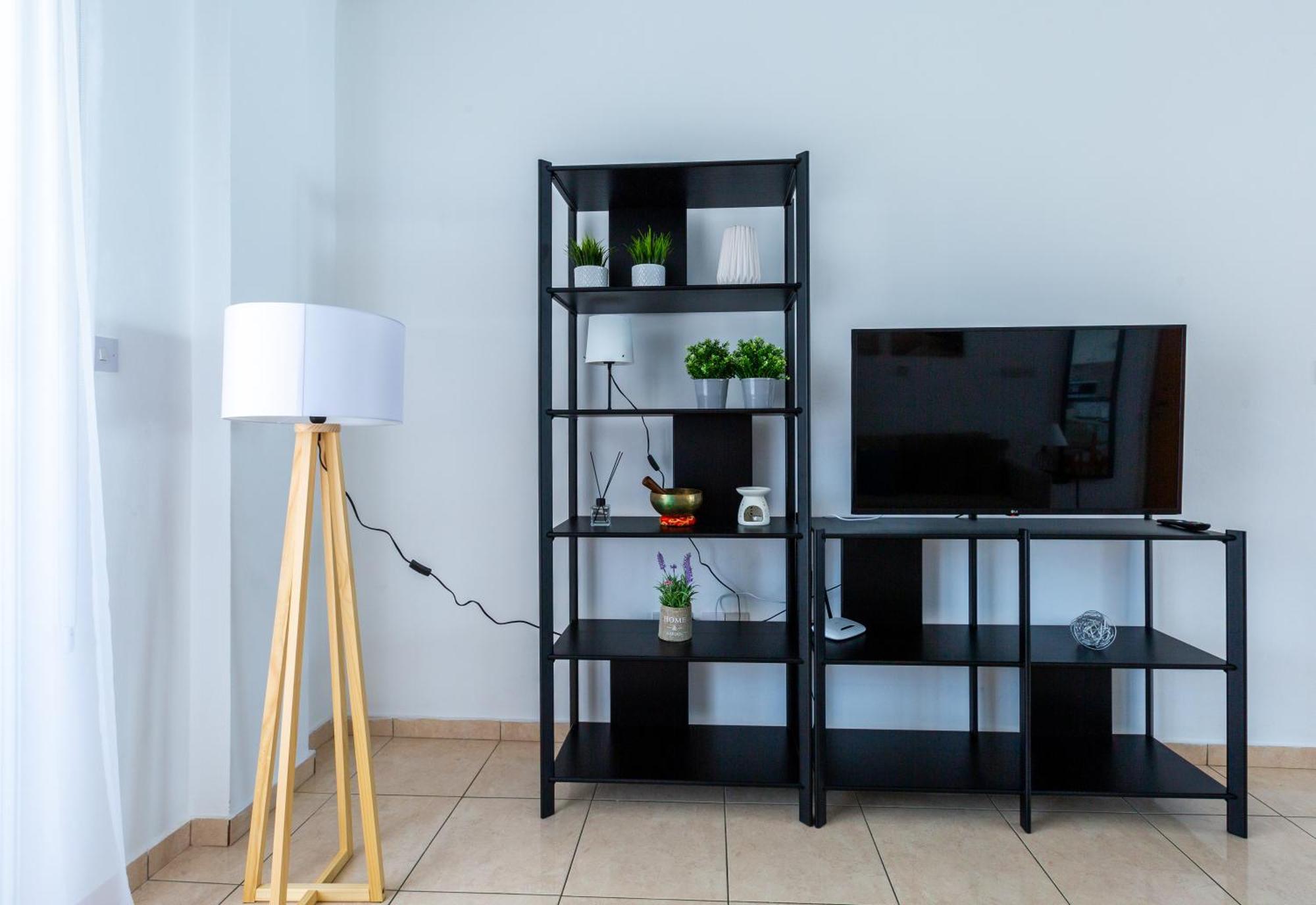 Beautiful 2 Bed Apartment In Paphos Cyprus Exteriör bild