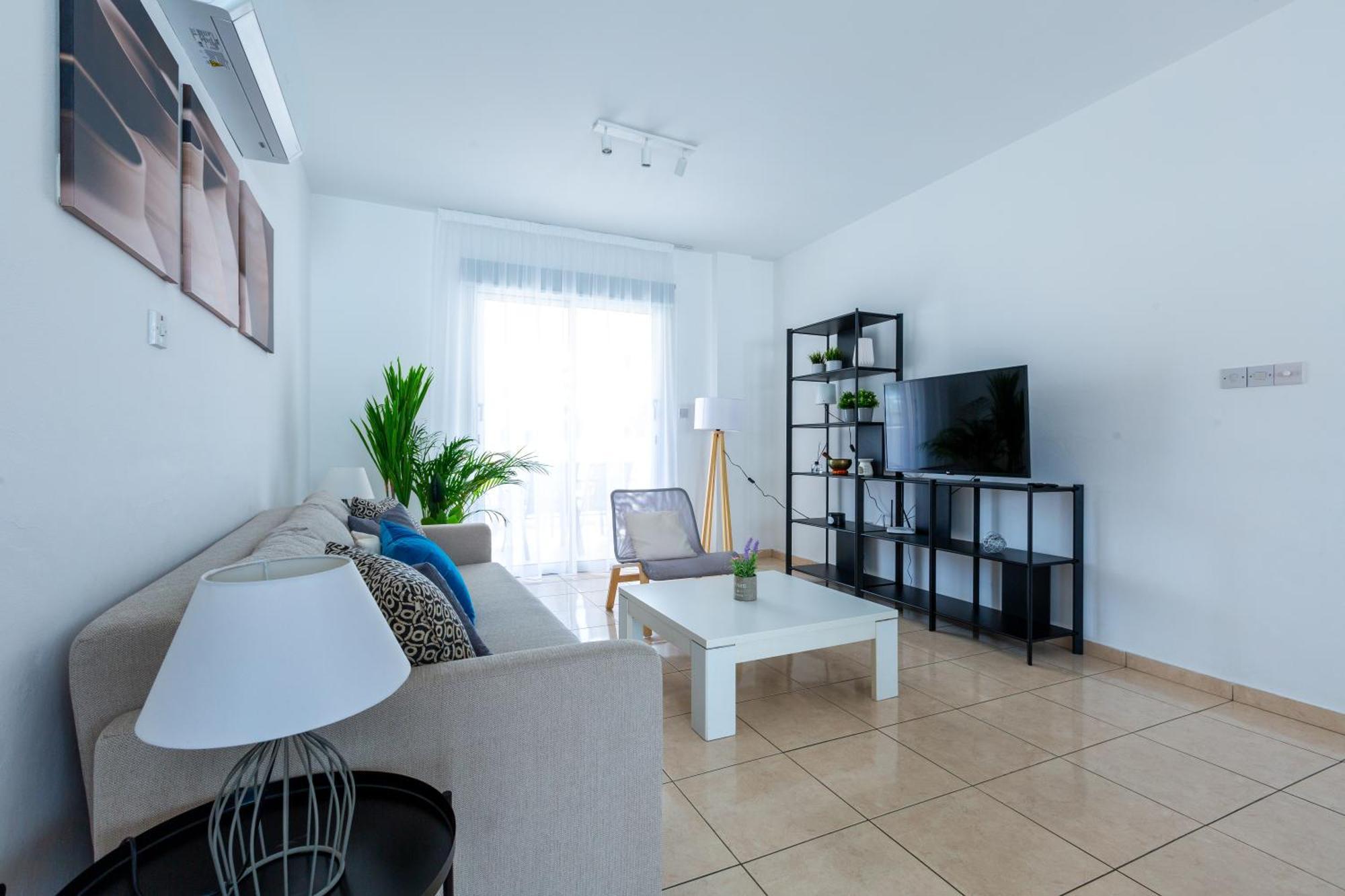 Beautiful 2 Bed Apartment In Paphos Cyprus Exteriör bild