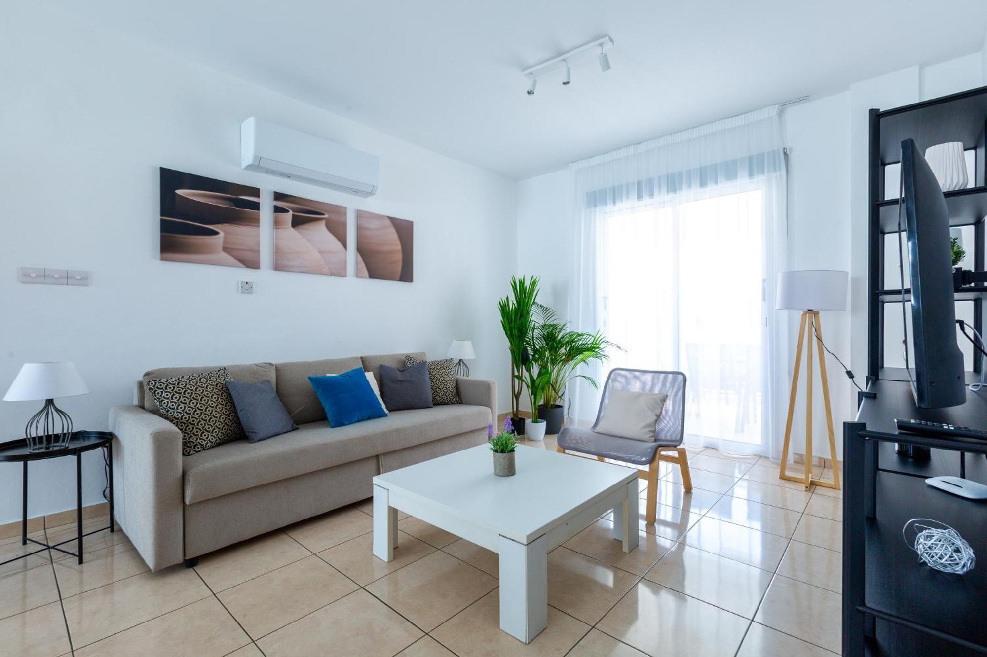 Beautiful 2 Bed Apartment In Paphos Cyprus Exteriör bild