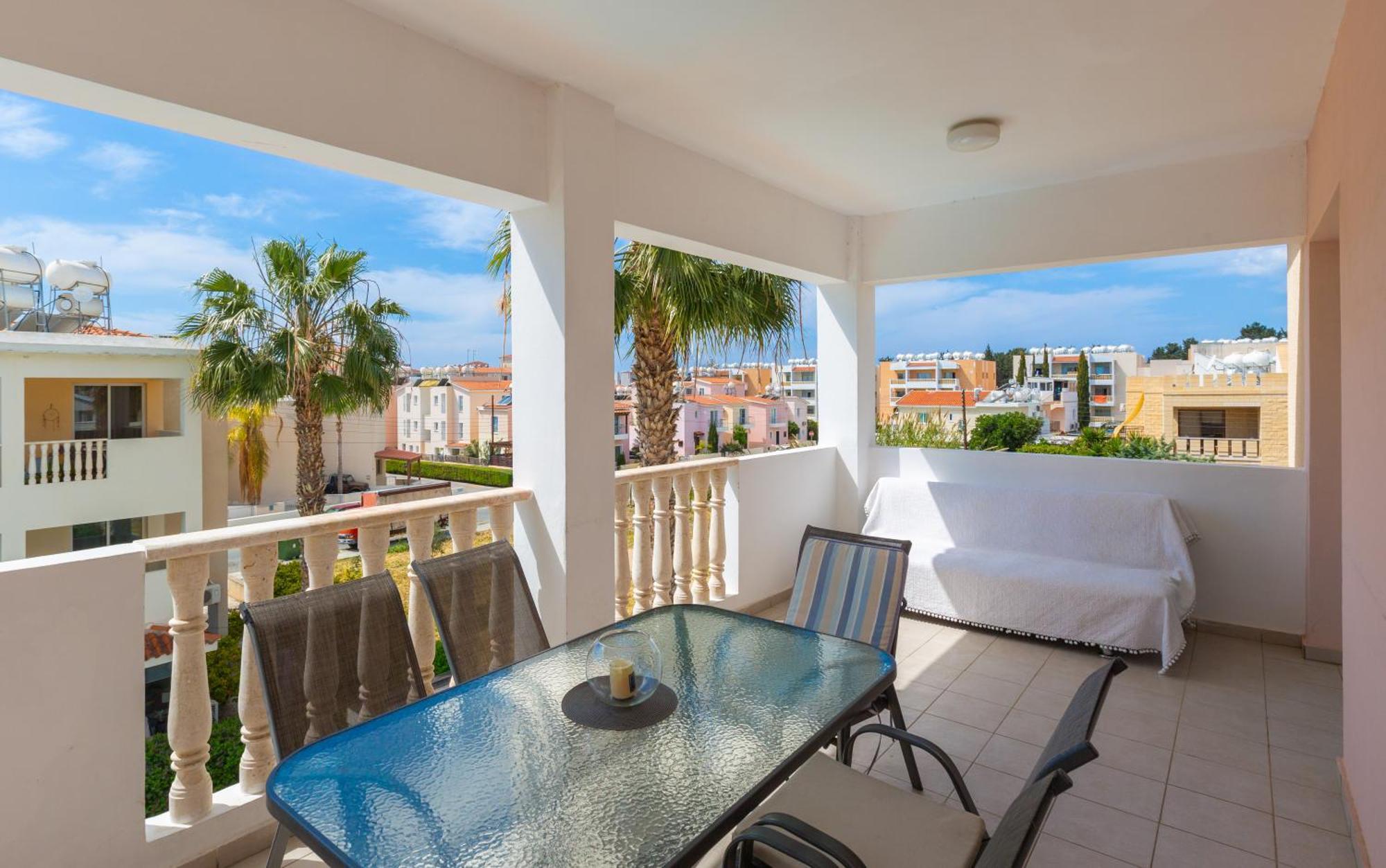 Beautiful 2 Bed Apartment In Paphos Cyprus Exteriör bild