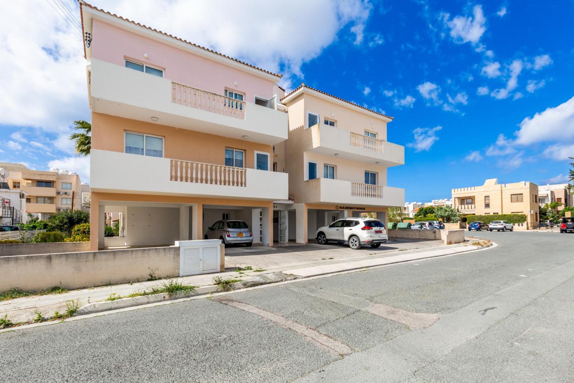 Beautiful 2 Bed Apartment In Paphos Cyprus Exteriör bild