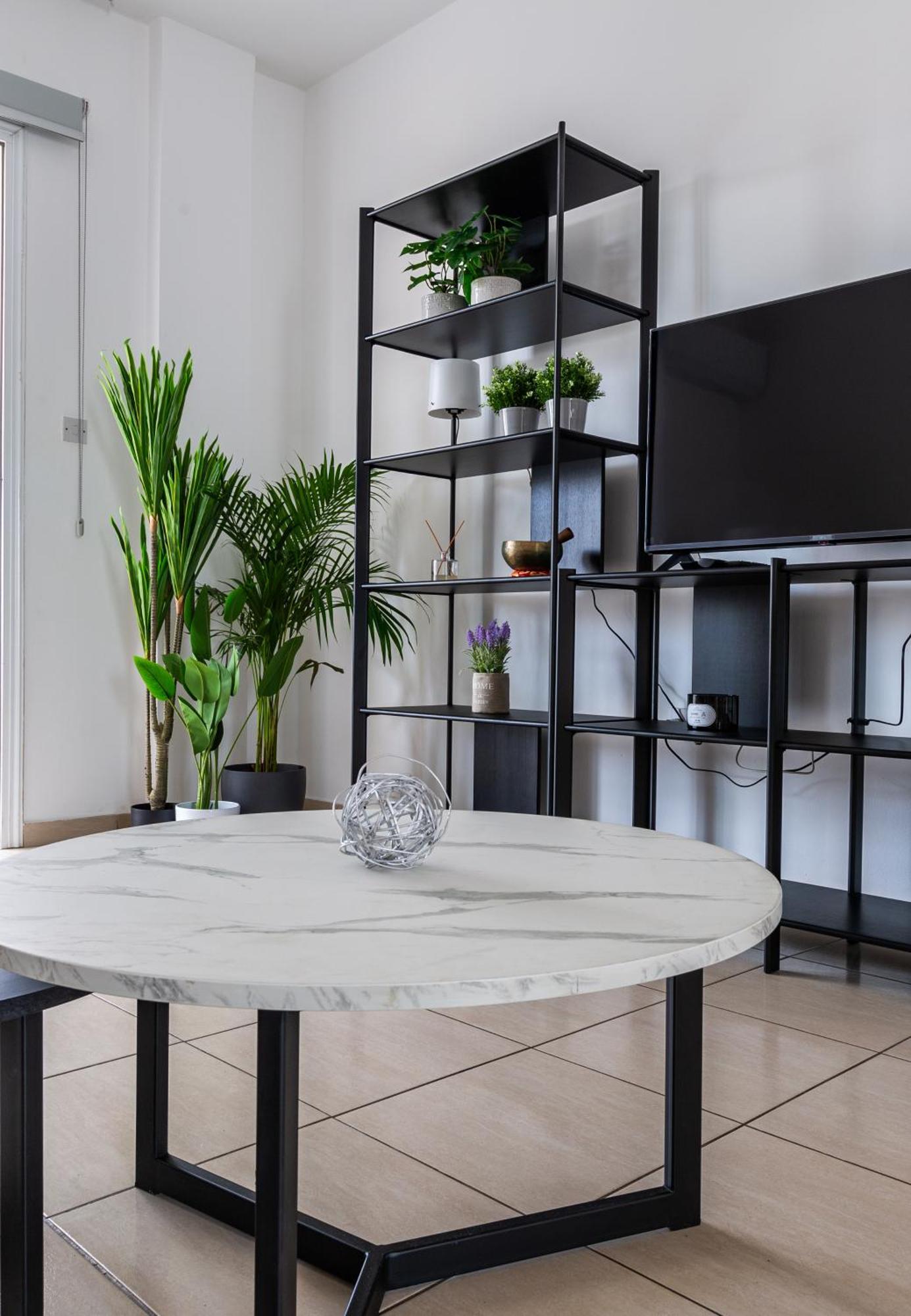 Beautiful 2 Bed Apartment In Paphos Cyprus Exteriör bild