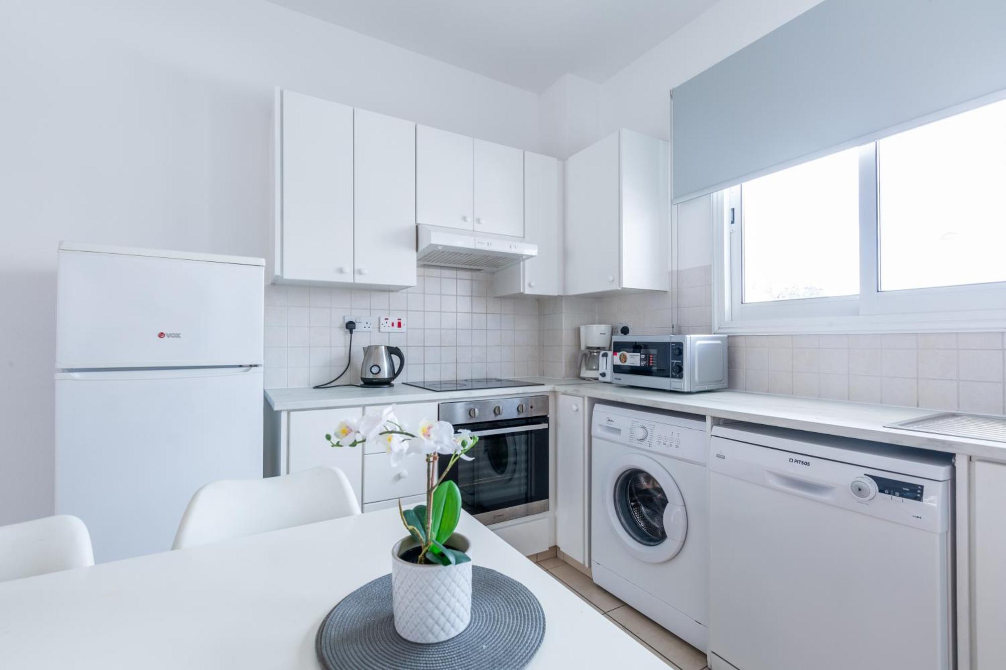 Beautiful 2 Bed Apartment In Paphos Cyprus Exteriör bild