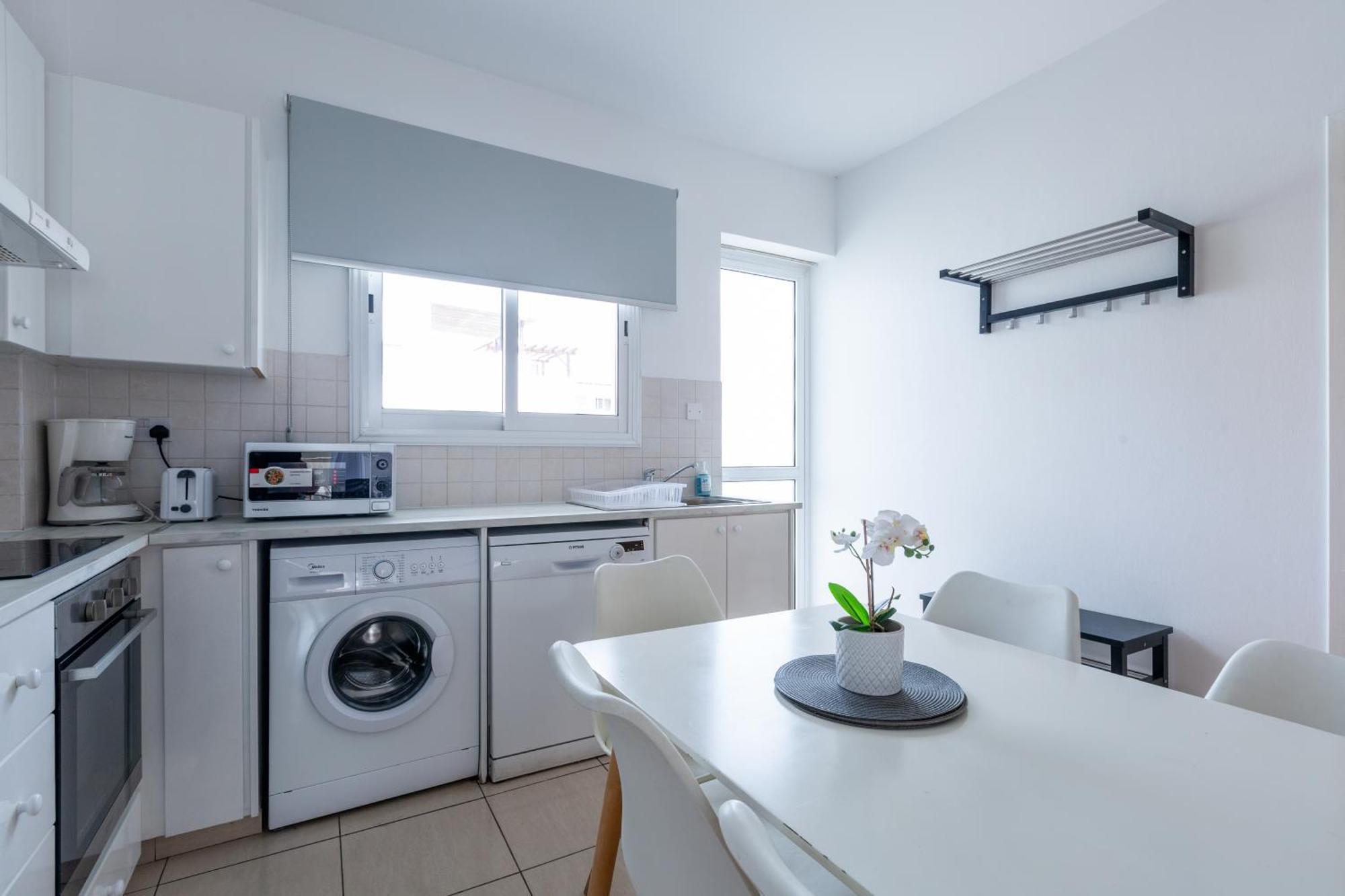 Beautiful 2 Bed Apartment In Paphos Cyprus Exteriör bild