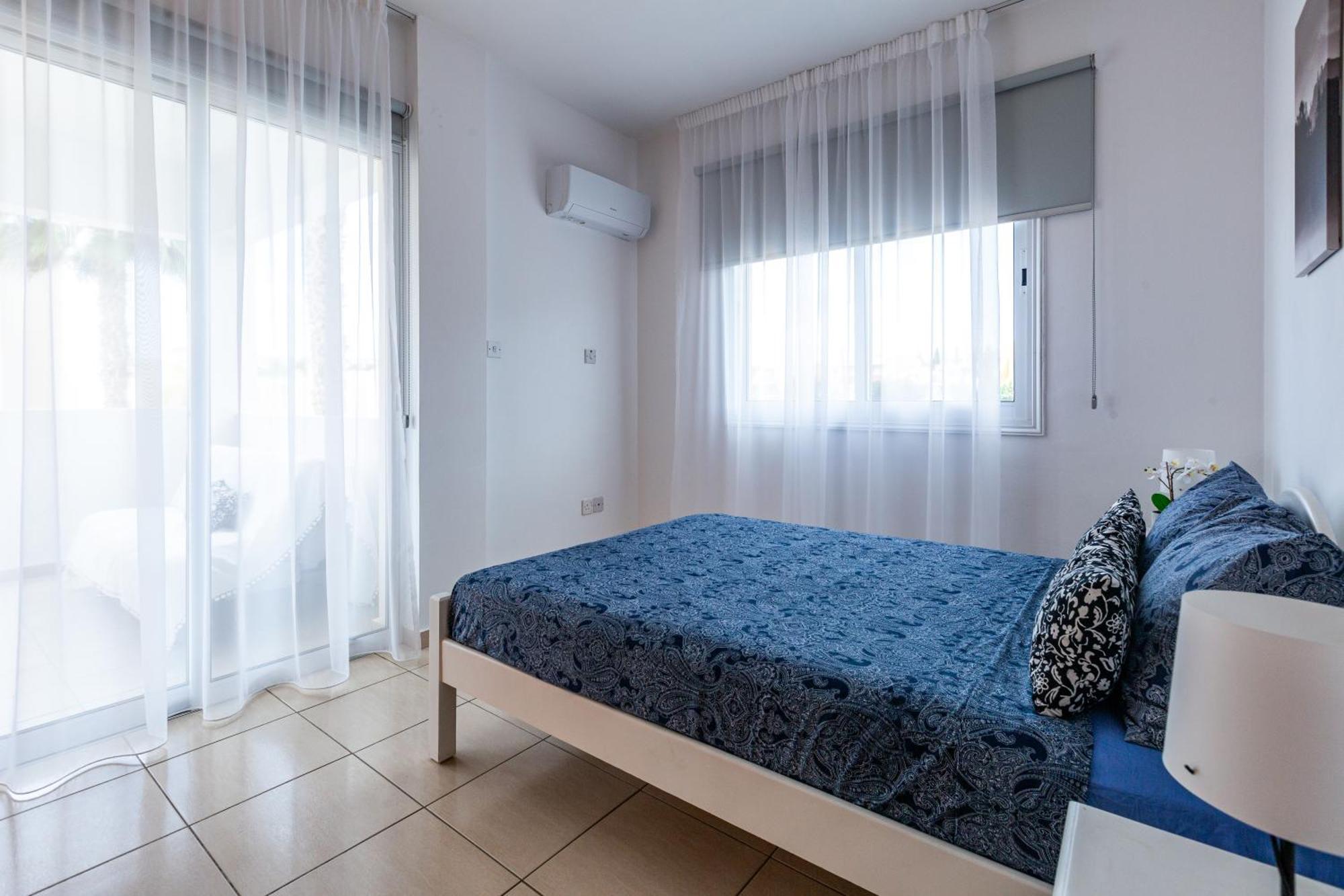 Beautiful 2 Bed Apartment In Paphos Cyprus Exteriör bild