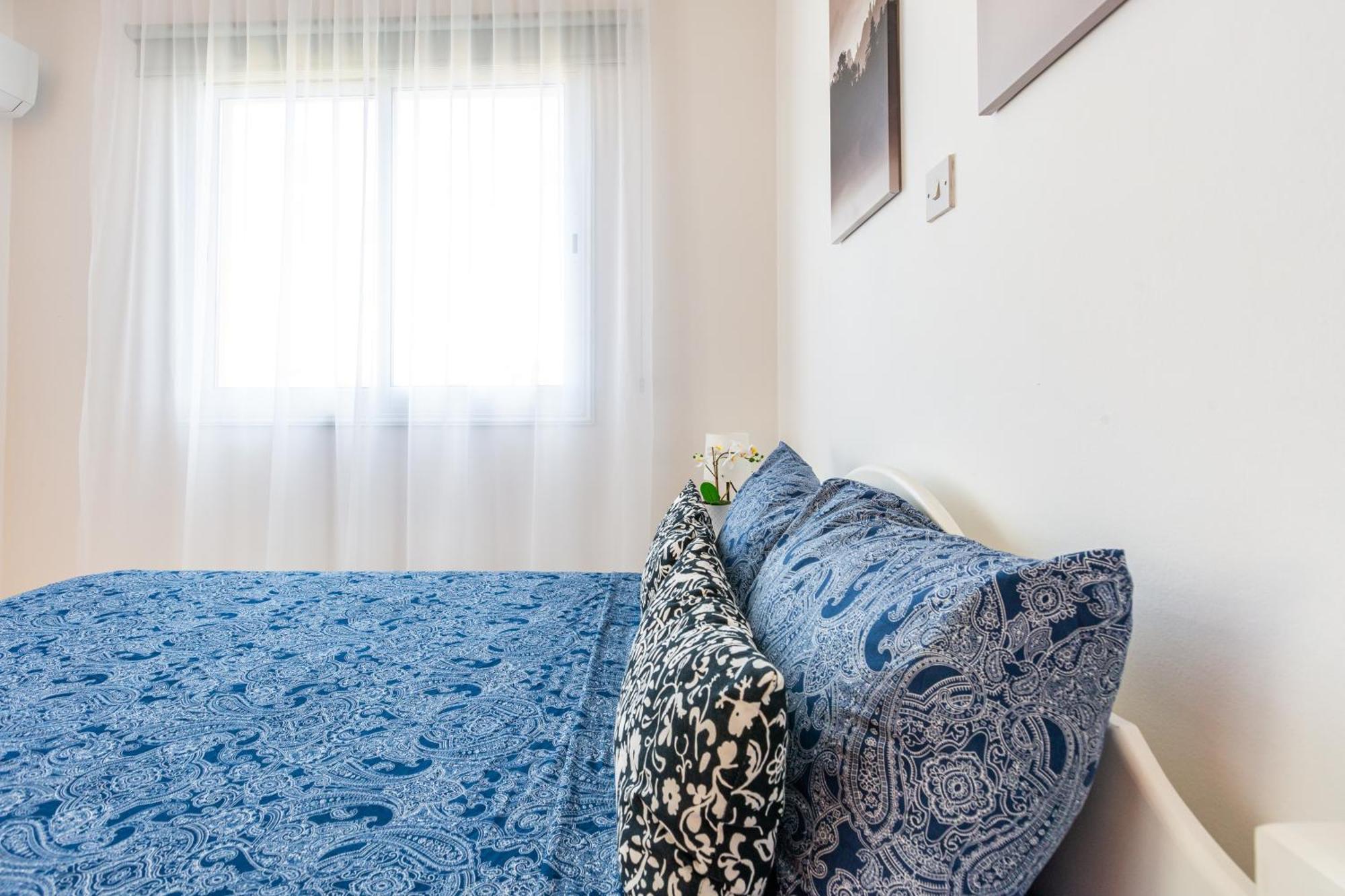 Beautiful 2 Bed Apartment In Paphos Cyprus Exteriör bild
