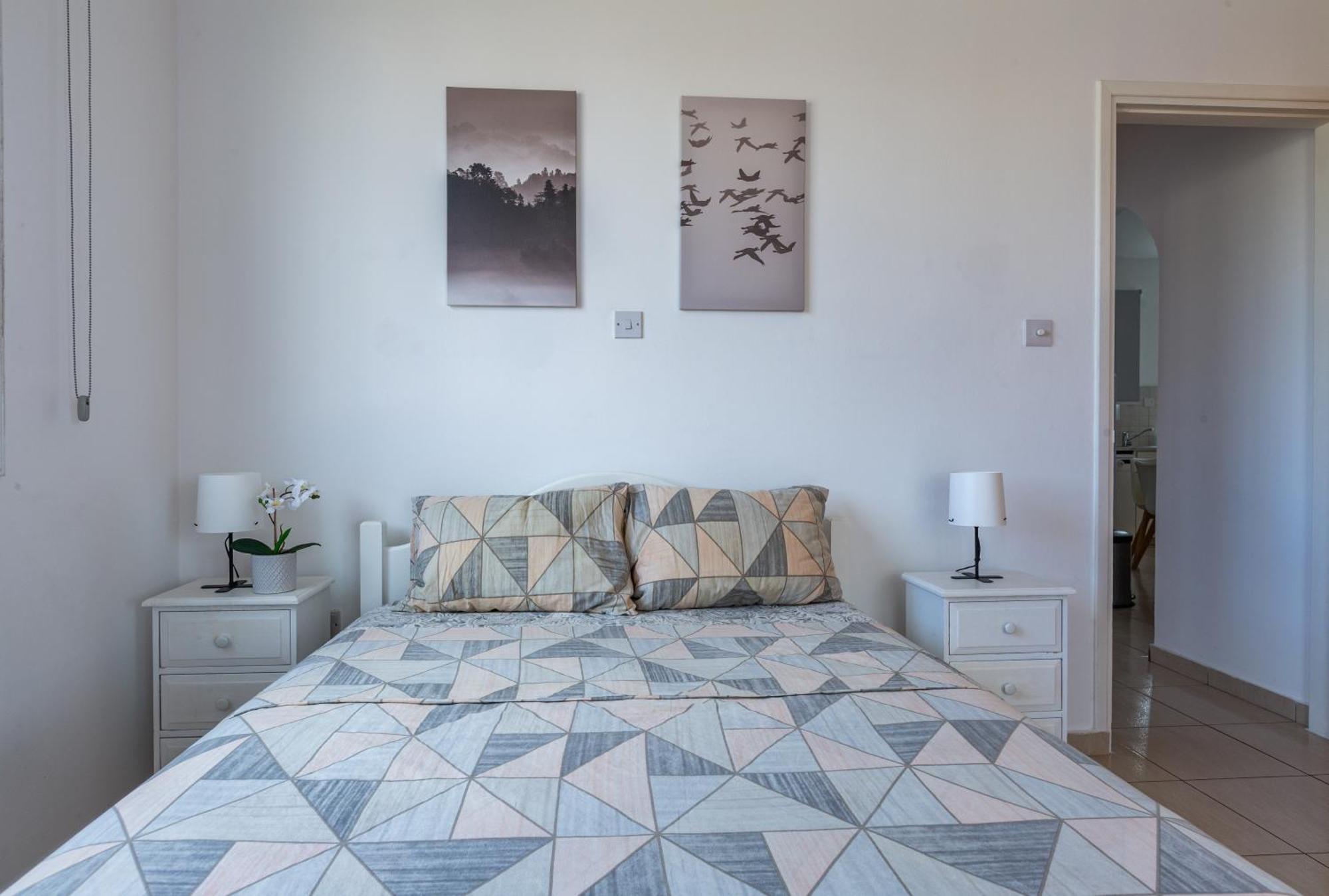 Beautiful 2 Bed Apartment In Paphos Cyprus Exteriör bild
