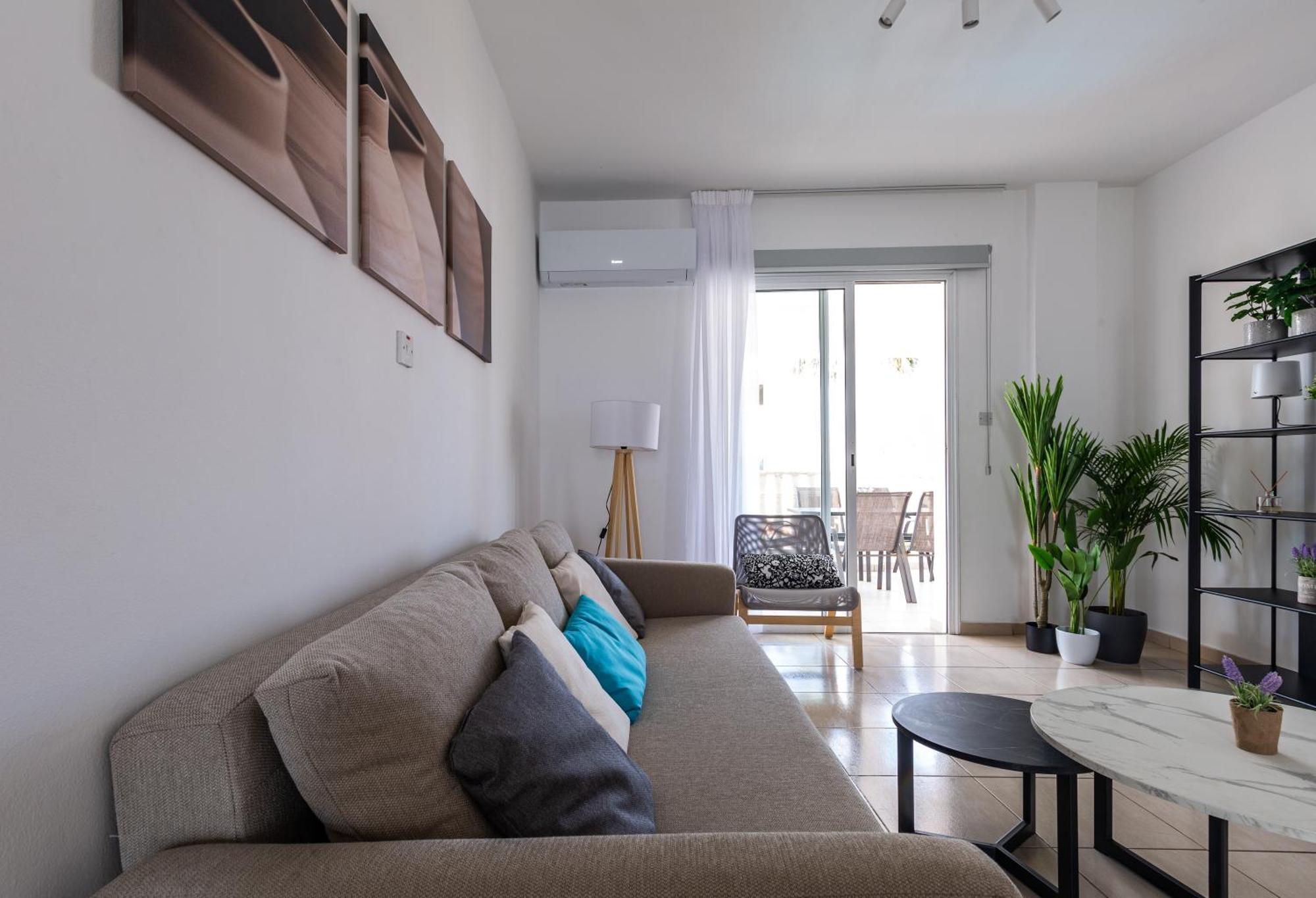 Beautiful 2 Bed Apartment In Paphos Cyprus Exteriör bild