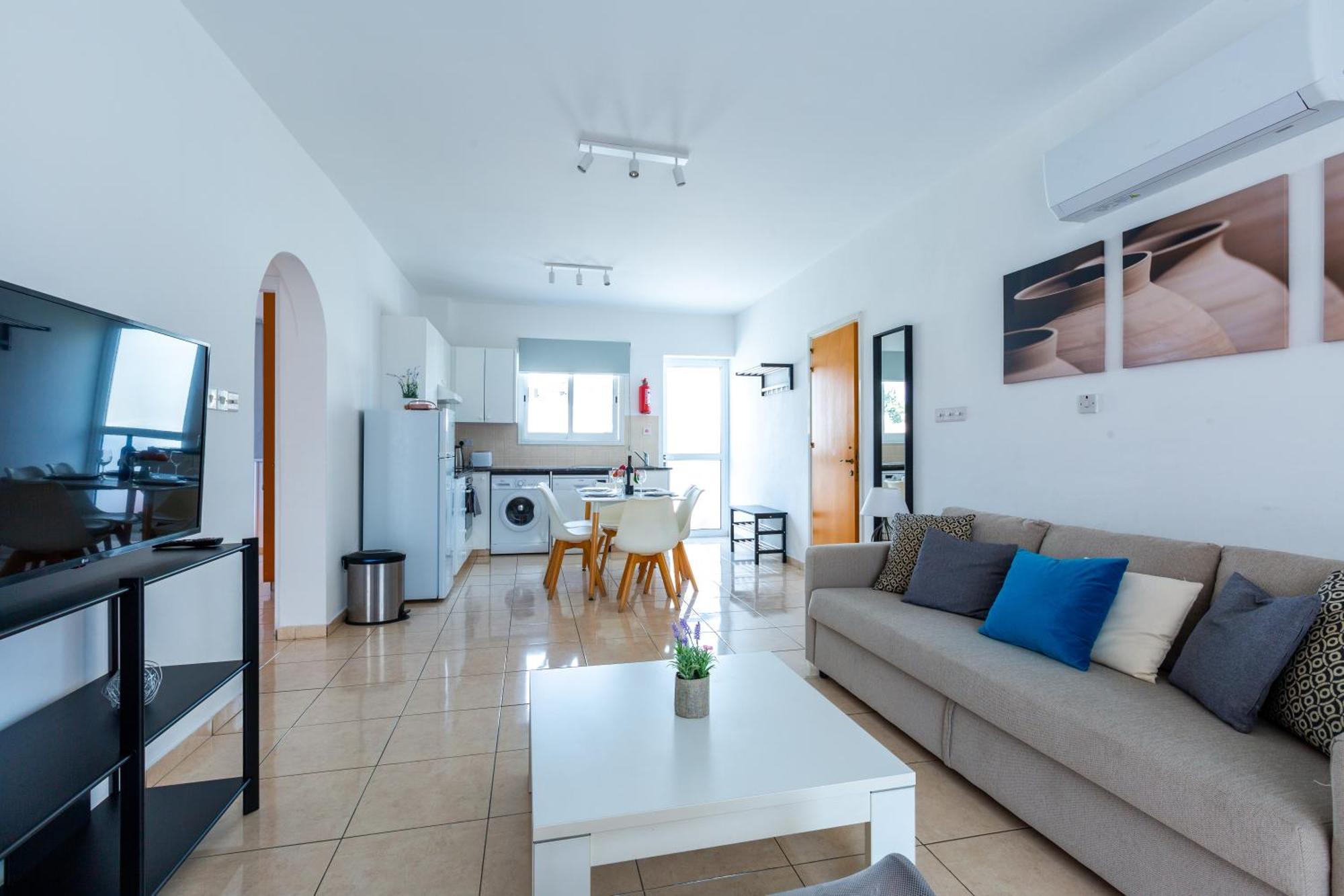 Beautiful 2 Bed Apartment In Paphos Cyprus Exteriör bild