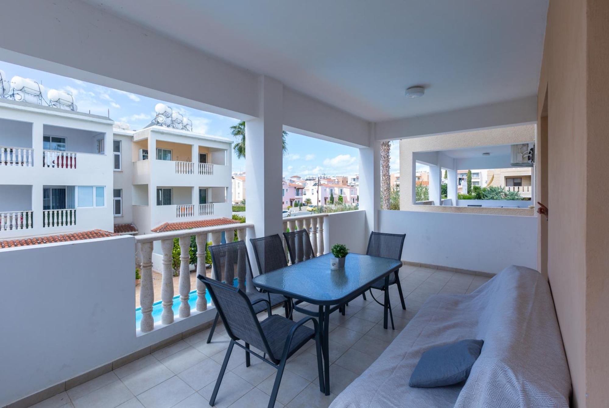 Beautiful 2 Bed Apartment In Paphos Cyprus Exteriör bild